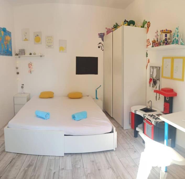 Novoureden Komforni Stan Od 90 M2 S Dvoristem Apartment Sibenik Room photo